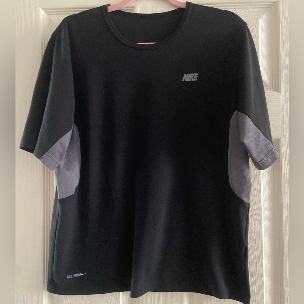 Nike shirt size M
